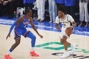 卡斯?fàn)柤竞筚惾我膺B續(xù)兩場(chǎng)至少出現(xiàn)20次失誤 NBA歷史首人！
