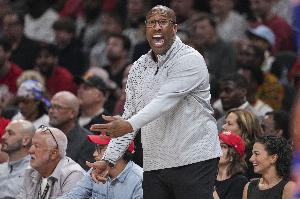 罰球數32-14 面包：搞不清是怎么回事 或許我們犯規多 對方沒犯規