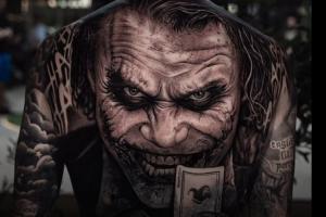 Why so serious？加納喬再添新紋身：希斯萊杰版小丑形象覆蓋全背