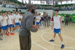 誰能繃?。拷軅悺げ祭手袊袉翁粼旆敢幈缓癝GA 布朗笑拉了