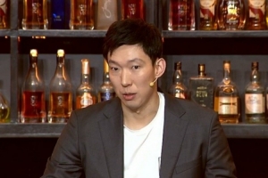 周琦：第三節馬刺單干太多 經驗和心態出問題了 應該多傳導球