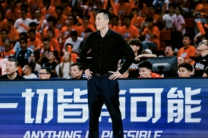盧偉和上海隊證明，CBA要贏，可以不止靠“搓澡”