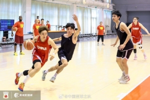 備戰進行時！中國女籃與北體大男籃進行了對抗訓練