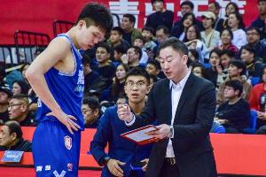 劉維偉：不讓17歲的楊瀚森回去打高中比賽 他就說一出房間就頭疼