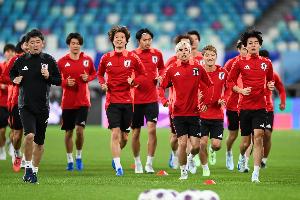 內部教學賽日本2-1擊敗日本U19，鹽貝健人和鈴木淳之介進球
