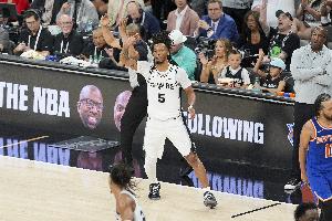 巴克利：尼克斯回到過度依賴布倫森模式 他們大勝時唐斯參與度高