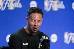 米奇：卡斯?fàn)枌Ρ荣惖挠绊懥ω灤┤珗?大家漸漸習(xí)慣了他的出色