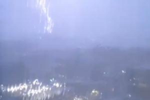 太陽報：英格蘭訓練地遭遇極端雷暴天氣，全隊被警告進室內避難