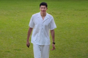 留粵談判未果 王少杰濟州島度假曬照盡顯休閑感：今年場景