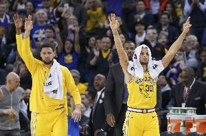 伊戈達拉：追73勝相當于每晚都是季后賽 當時就覺得這會反噬我們