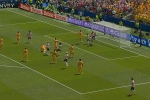 第46分鐘弗里曼破門，VAR檢查后確認進球有效，美國2-0領先！