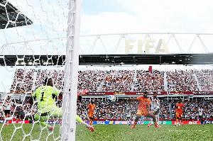 土耳其61射0球vs翁達夫4射3球，他本有資格代表土耳其出戰