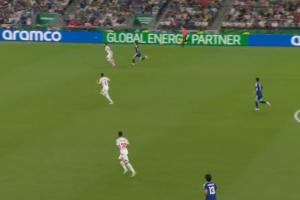 太快了！堂安律超車摩洛哥后衛(wèi)，閃轉(zhuǎn)騰挪倒三角被解圍
