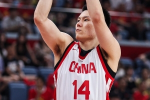 搶得很兇！李弘權(quán)替補攬下6籃板 另有3分2搶斷