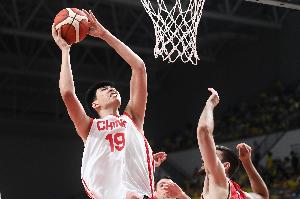 籃板保護可以！徐昕上半場出戰(zhàn)6分半鐘 2中1得到2分3籃板1蓋帽