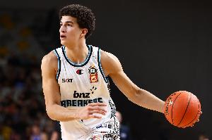 卡里姆·洛佩斯在21順位被選中 成為首個在墨西哥出生的NBA首輪秀