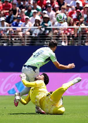 意媒：羅馬有意免簽34歲中場弗羅伊勒，世界杯3場小組賽全部首發(fā)