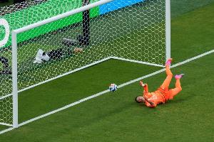 3場送3球……40歲穆斯萊拉2次脫手+1次出擊失誤，烏拉圭陷入絕境