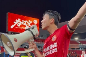 最終，遼寧鐵人楠波灣主場1-5不敵山東泰山，終結了此前的三連勝
