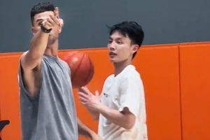 在美特訓！徐杰&劉金雨模擬實戰接球投籃訓練 移動接球、快速出手
