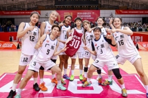 登頂加冕！廣東U21女籃眾志成城奮勇作戰(zhàn) 以不懈拼搏收獲冠軍榮譽