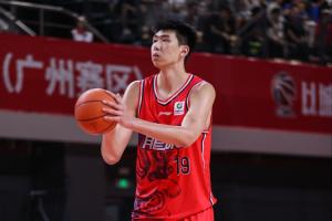 直播吧：徐昕將不會出戰(zhàn)NBA夏季聯(lián)賽 馬刺曾發(fā)出試訓和夏聯(lián)邀請