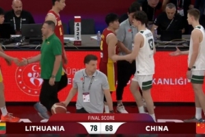 記者：張宇辰手感不佳 中國U17男籃的遠(yuǎn)投火力沒了 陳昱休沒籃