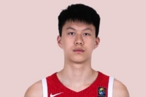 記者：劉玄昱展現出空間4的作用 國青面對法國在對抗層面吃虧明顯