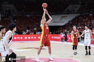 媒體人：希望男籃能知恥而后勇 至少把下一場拿下 因?yàn)檎鏇]退路了