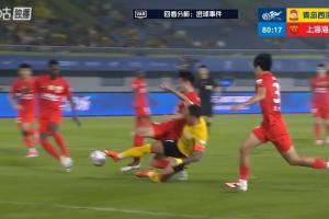 本場第4次！VAR再度長時間介入，認定西海岸犯規在先進球無效