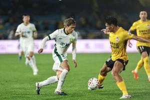 主場(chǎng)2-1力克海港后，青島西海岸在中超聯(lián)賽已經(jīng)13輪不敗