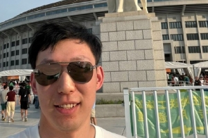 足籃聯動！周琦支持同城球隊：三里屯國安打卡！