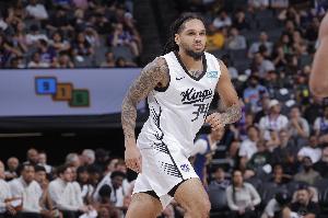 第三節獨攬12分！伊曼紐爾·夏普三分12中4砍18分7板3助2斷1帽