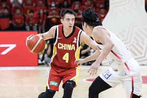 王俊杰替補！男籃首發(fā)：趙繼偉、賀希寧、朱俊龍、胡金秋、李弘權