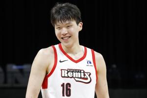 隊(duì)記：我認(rèn)為楊瀚森可能需要2-3年時(shí)間才能打出來 他是潛力股