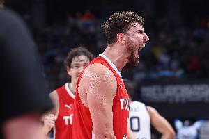 世預賽-土耳其95-72瑞士 申京砍17分6板5助3斷3帽 奧斯曼15分3板