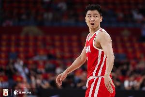 媒體人：高詩巖在國家隊出力又不討好 還被網暴 你說他圖啥呢？