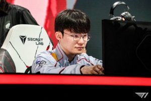 Faker：相較于對(duì)手太強(qiáng)才輸?shù)舯荣?個(gè)人感覺是我們競技狀態(tài)太差