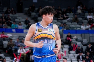 600萬元！媒體人：新疆男籃將以三年滿額頂薪合同續約齊麟
