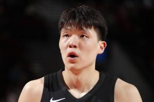 瘦了也快了！楊瀚森半場15分鐘2分5板2助 換手炸扣驚艷！