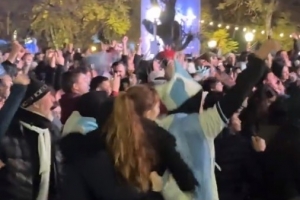 凌晨1點舉國歡騰！布宜諾斯艾利斯街頭慶祝阿根廷晉級四強