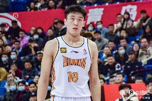 直播吧：山西男籃與韓霈瑜簽訂多年C類合同