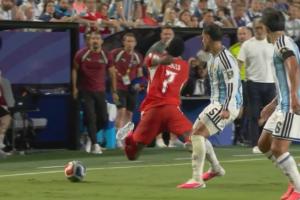 FIFA官網(wǎng)解釋恩博洛第二黃：假摔，VAR經(jīng)審查后推翻帕雷德斯黃牌