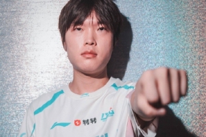 孫亞龍繼續開噴網友：綜合bin確實一鍋 但吹其他人燃盡在哪？除了左手都有問題