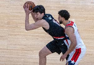 開拓者自媒體：楊瀚森需多拿球才能發揮特長 在NBA弱點易被放大