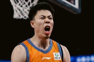 直播吧獨家：上海男籃預計以4年頂薪續約張鎮麟！