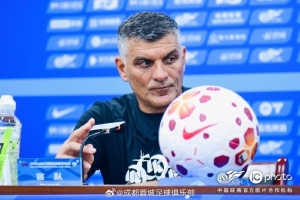 7月17日，中超第19輪賽后，蓉城主教練阿洛伊西出席新聞發(fā)布會