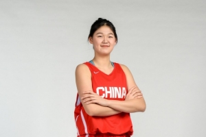 上場(chǎng)受傷還是有影響！孫晗昀手感不佳18投僅2中 拿到10分7板4助