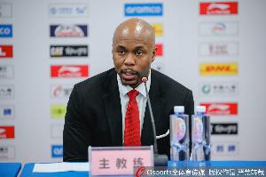 米切爾社媒告別廣州龍獅 媒體人：目前第一選擇是嘗試重返NBA執教