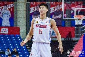 直播吧：同曦男籃計(jì)劃簽約李瑋顥